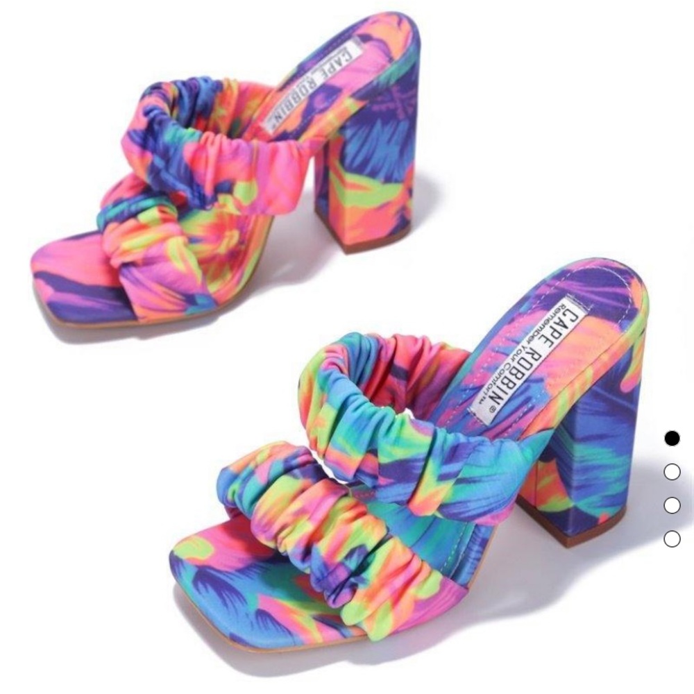 Flashy box/Cape Robbin Heels 8.5